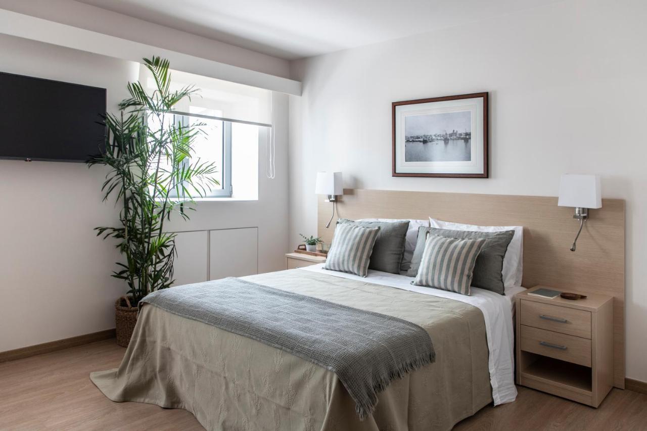 Gallery Suites & Residences Piraeus Bagian luar foto