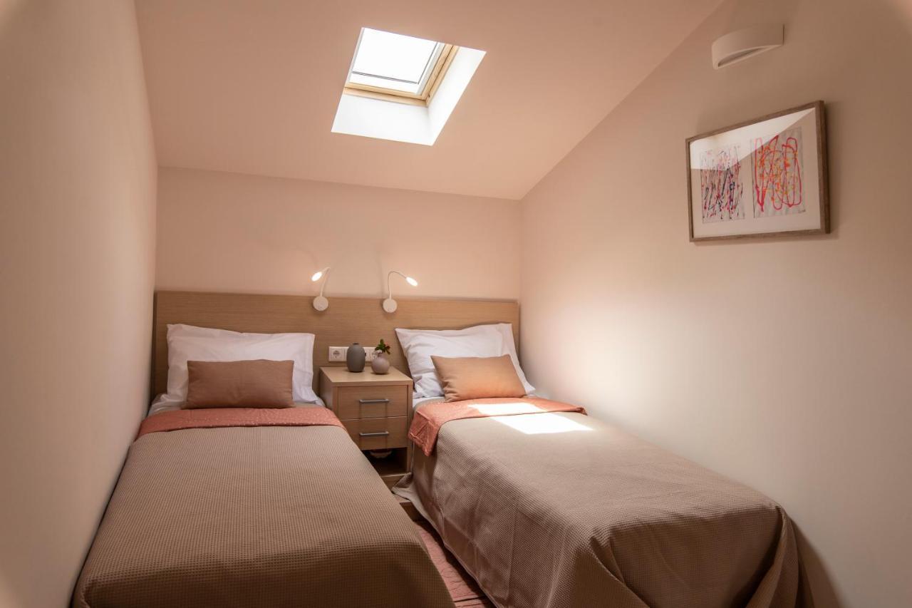 Gallery Suites & Residences Piraeus Bagian luar foto
